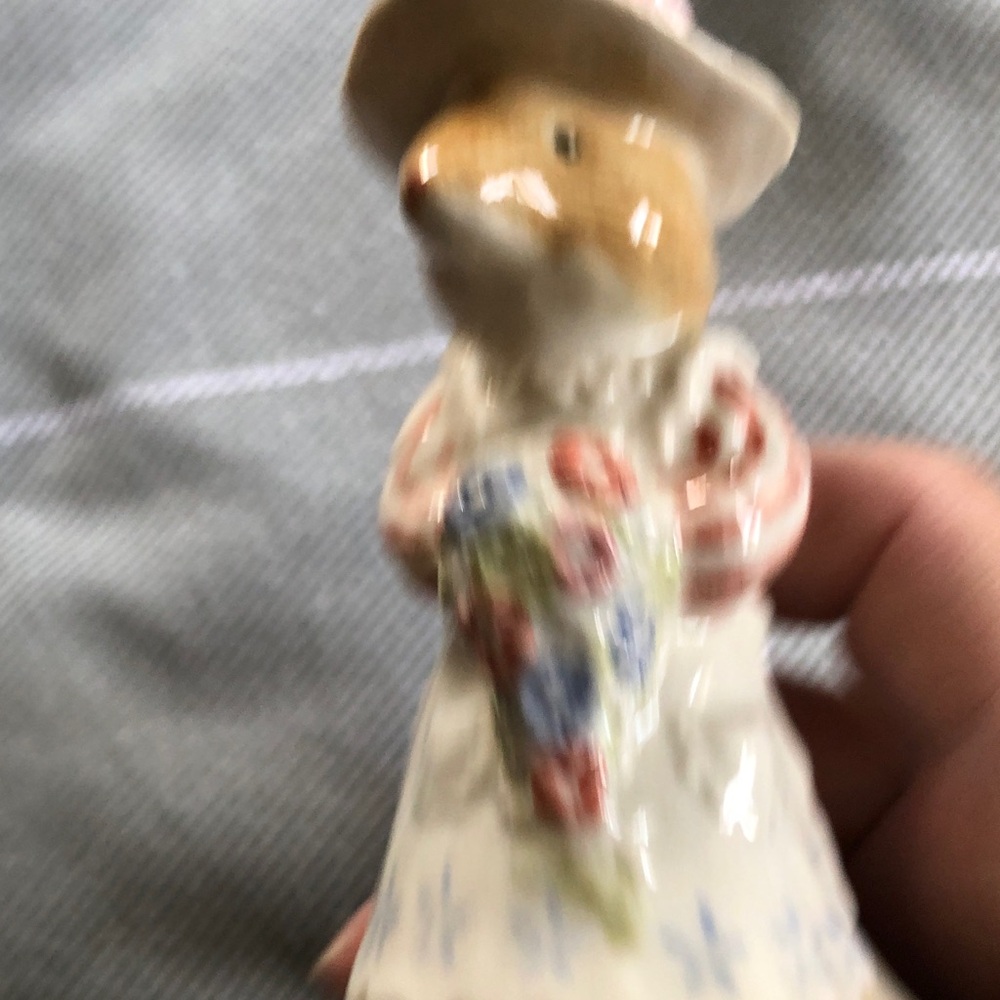 Royal Doulton Cream and Brown Ceramic Mouse  Figurine with Pastel Floral Bouquet